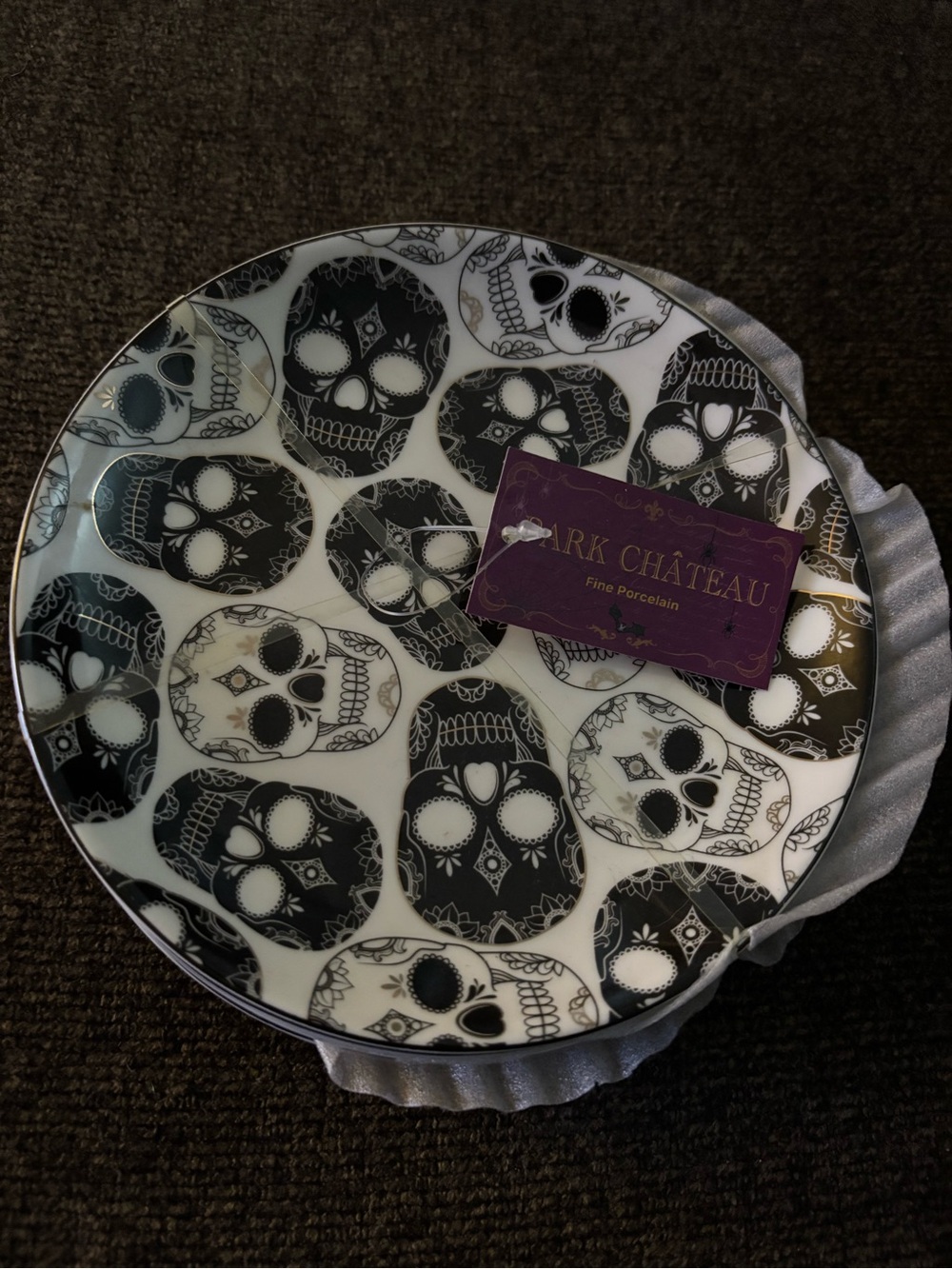 Dark Château Sugar Skull Porcelain Plates Set of 4 Lunch Snack Appetizers Néw
